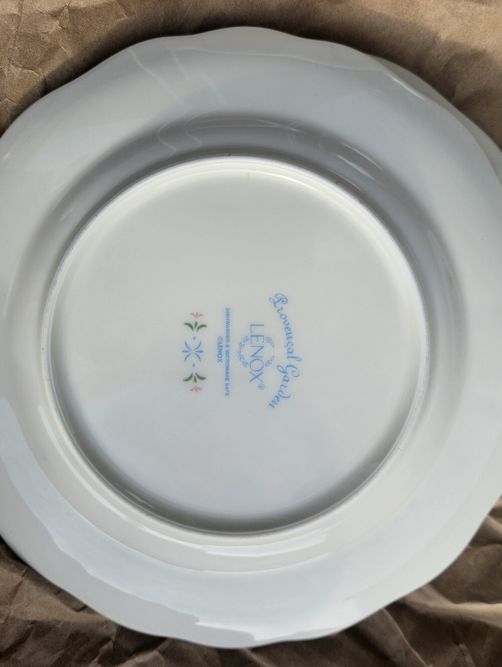 Lenox Provencal Garden Plates, 4 Lenox Plates. Cow Barnyard & Rooster Plates - Picture 6 of 7